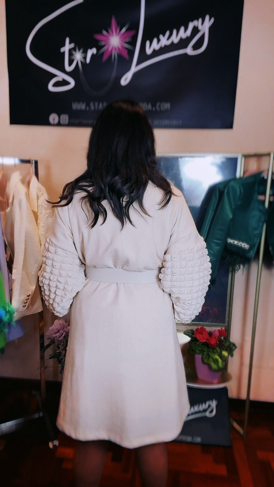 Cardigan Bubble lungo Handmade Over con Strass, pietre e piume - Beige