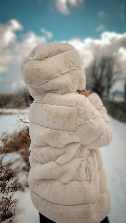 Faux Fur with Hood - White