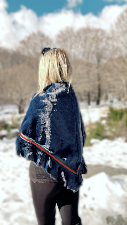 Scialle con frange in Pelliccia ecologica - Blu