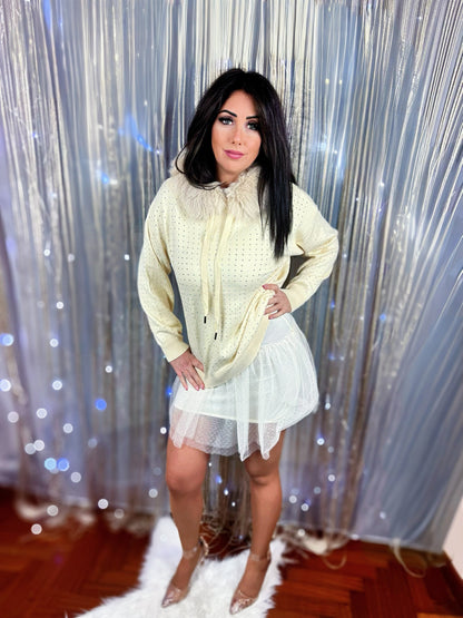 Oversized knitted sweatshirt with rhinestones and fur hood