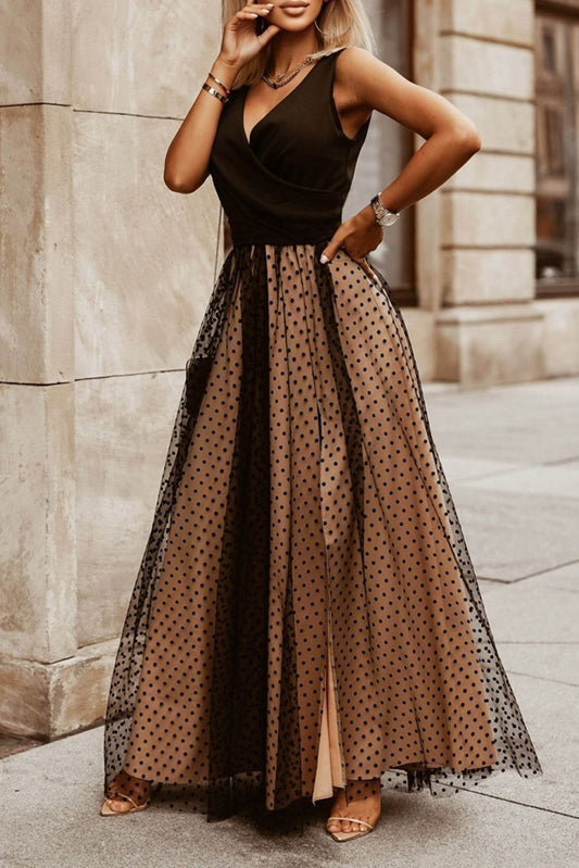 Elegant long dress with tulle and black polka dots