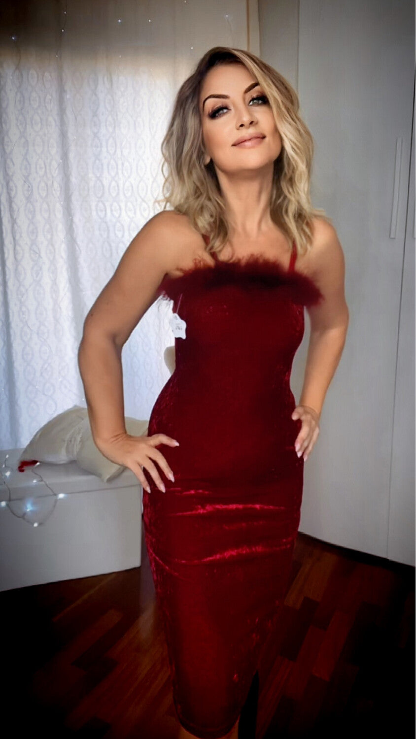 Knee-length Velvet Dress with Hand-Sewn Feathers - Bordeaux