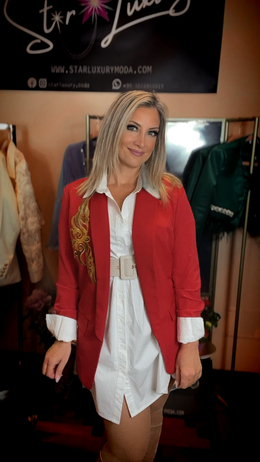Slightly Oversized Blazer - Red