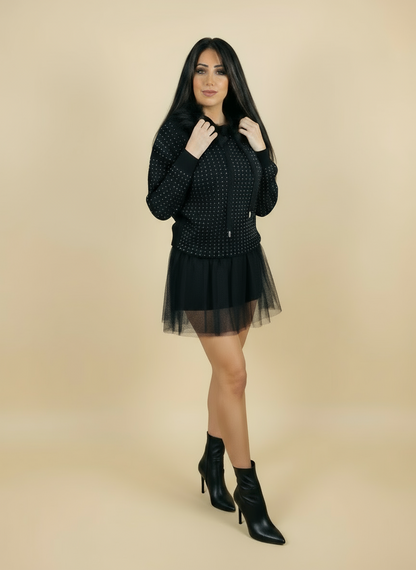 Pullover over strass con cappuccio in eco­pelliccia – Nero