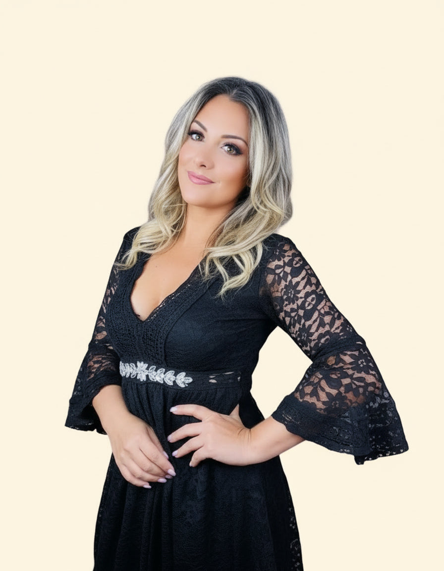 Abito in Pizzo Nero con Cintura Gioiello – Nero