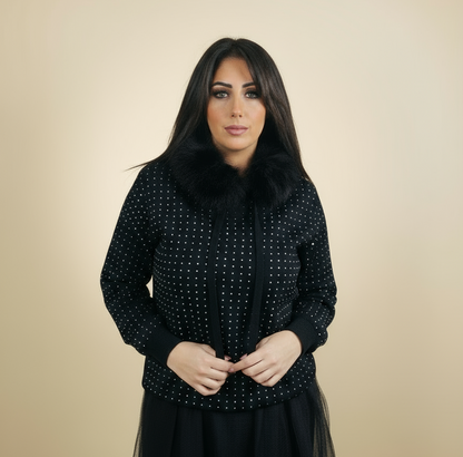 Pullover over strass con cappuccio in eco­pelliccia – Nero