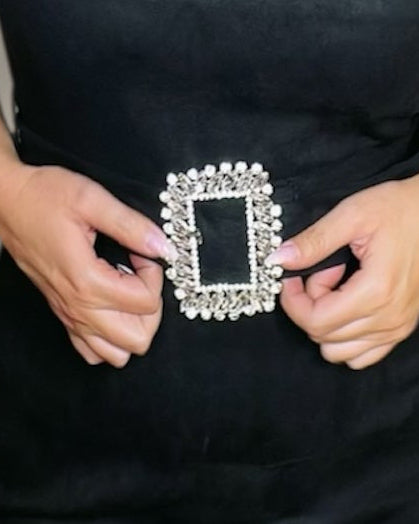 Abito Tubino in Suede con Cintura Gioiello - Nero