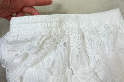 CHLOÉ — Completo Coordinato in Pizzo Floreale con Dettagli Stella 
– Bianco