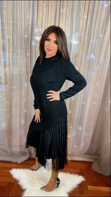 Completo maglia e canotta in tulle con pizzo nero – Eleganza di stagione