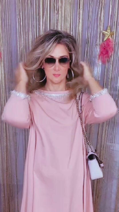 Abito Rosa Asimmetrico con Dettagli Gioiello Handmade - Pezzo Unico