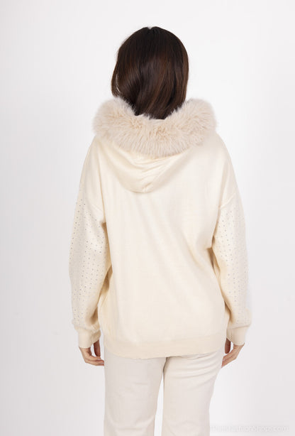 Oversized knitted sweatshirt with rhinestones and fur hood